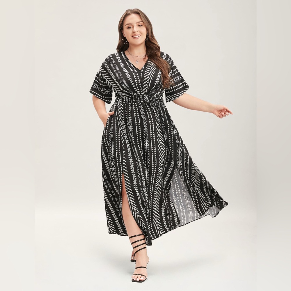 BloomChic Black and White Geometric Midi Dress With Pockets